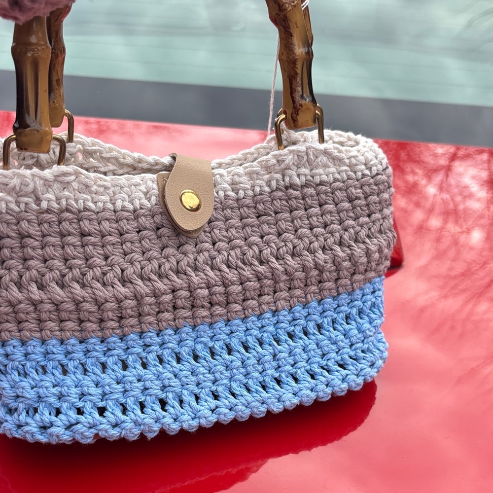 Brand New ~Handcrafted Tan /Blue Crochet ~ Bamboo Handles < Bag
